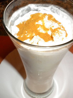 Una foto de Copa de leche merengada