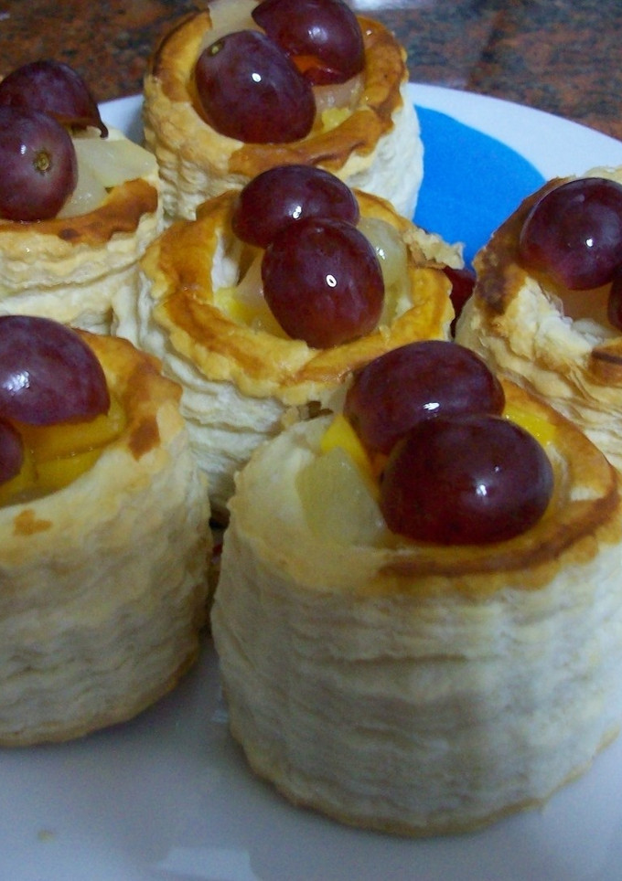 Una foto de Volovanes rellenos de fruta
