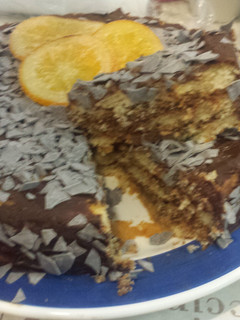 Una foto de Bizcocho de chocolate y naranja