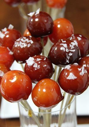 Una foto de Chupa chups de tomates cherry