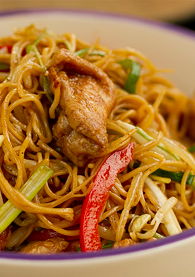 Una foto de Auténticos Fideos Chinos Fritos (Chow mein)