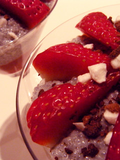 Una foto de Copa light de tukmaria almendrada con fresas