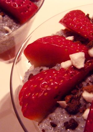 Una foto de Copa light de tukmaria almendrada con fresas