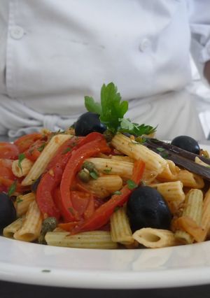 Una foto de Ensalada mediterránea con pasta