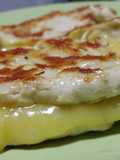 Sandwich de pollo con queso fundido