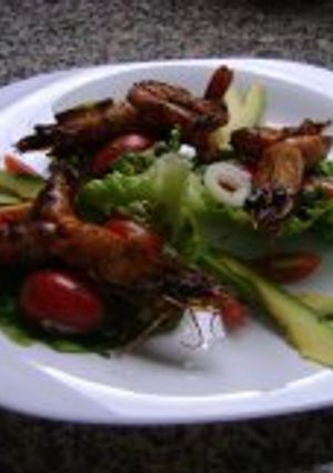 Una foto de Ensalada de camarones y aguacate