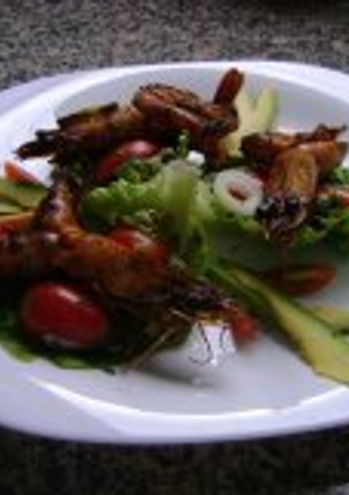 Una foto de Ensalada de camarones y aguacate