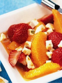 Una foto de Naranja al licor con frutos rojos