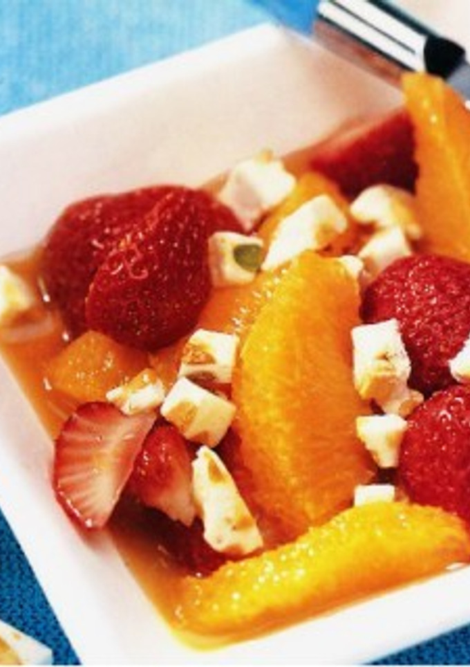 Una foto de Naranja al licor con frutos rojos