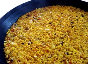 Foto principal de Paella de bacalao fresco y boletus