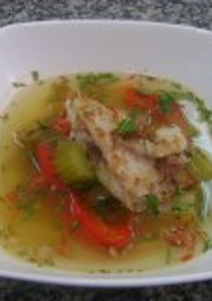 Una foto de Sopa de pescado con berza