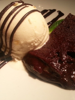 Una foto de Torta de chocolate caliente