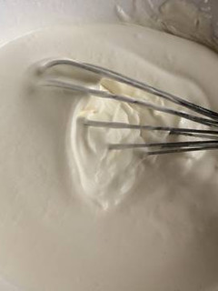 Una foto de Crema chantilly para decorar tortas