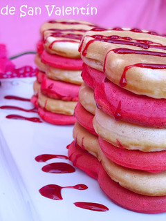 Una foto de Tortitas de San Valentín en forma de corazón