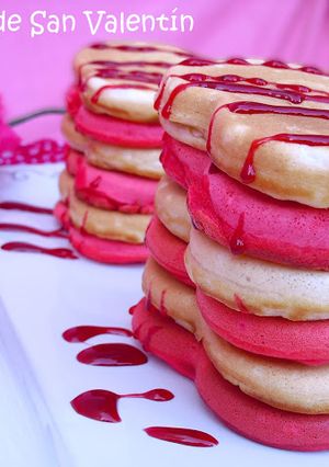 Una foto de Tortitas de San Valentín en forma de corazón