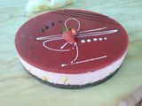 Gelatina de yoguth con salsa de fresa 