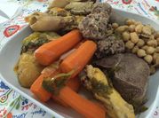 Una foto de contramuslos de pollo olla a presión
