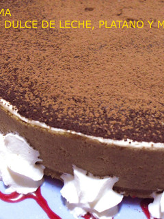 Una foto de Tarta crema de dulce de leche, plátano y mascarpone