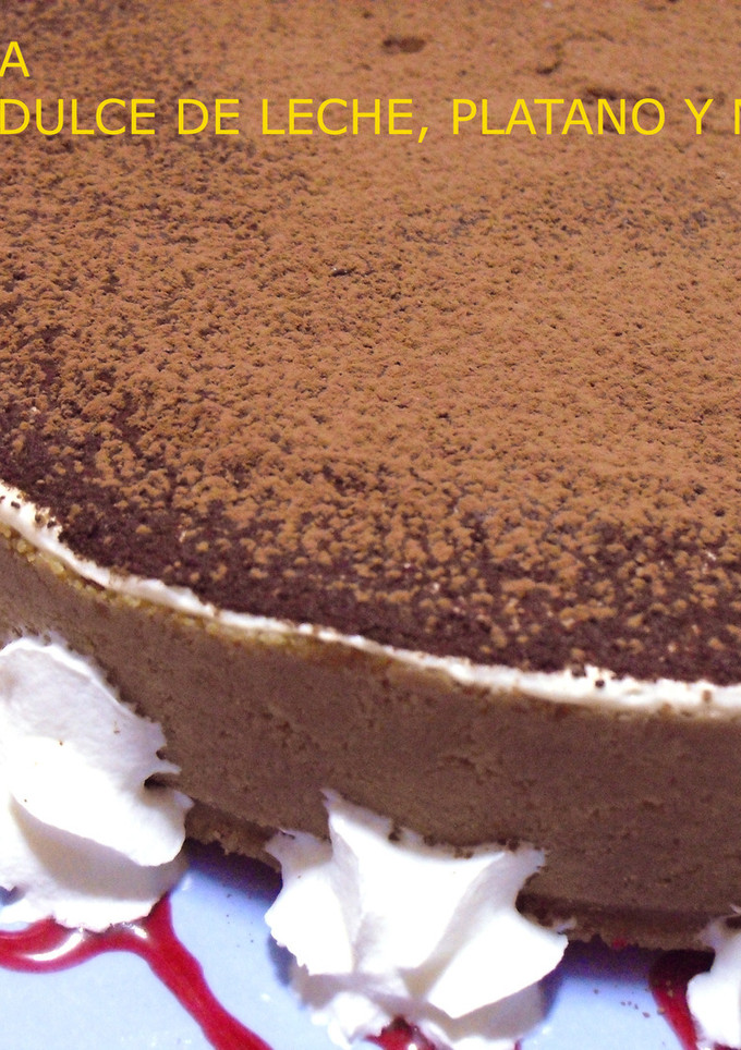 Una foto de Tarta crema de dulce de leche, plátano y mascarpone