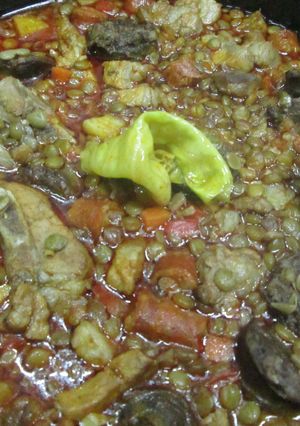 Una foto de Lentejas guisadas con chistorra y butifarra