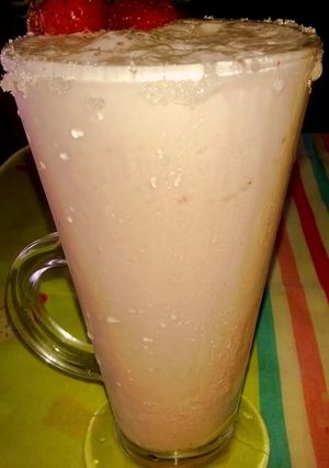 Una foto de Licuado de frutilla con leche