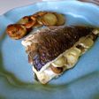Dorada rellena con brie y champiñones
