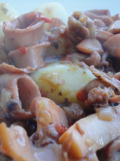 Una foto de Chipirones en salsa marinera
