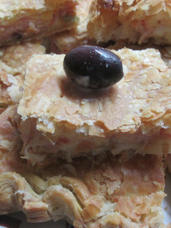 Una foto de Tarta de jamón, queso y aceitunas