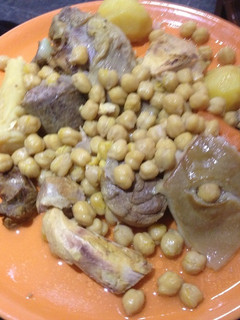 Una foto de Cocido y ropa vieja