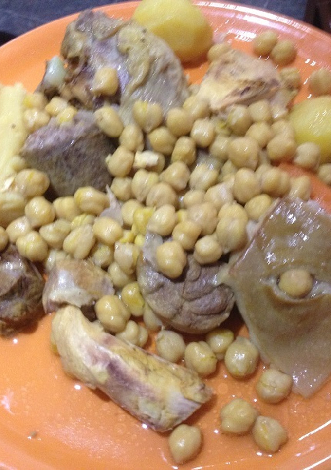 Una foto de Cocido y ropa vieja