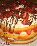 Torta de frutillas fácil, crema y merengues