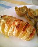 Patatas al horno en libro con salsa Cheddar