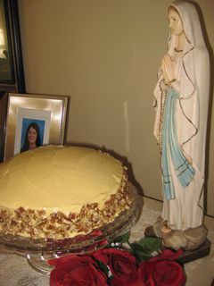 Una foto de Cake de Nuestra Señora de Lourdes