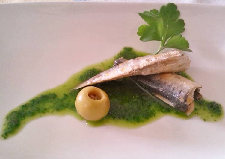 Tapa de Sardinas en conserva en aceite de perejil