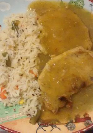 Una foto de Chuletas de puerco en salsa verde