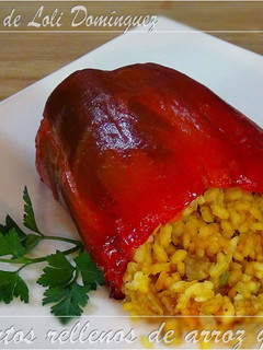 Una foto de Pimientos rellenos de arroz y carne fáciles