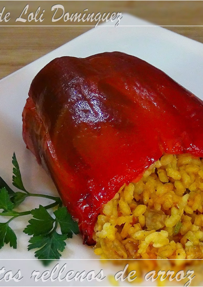 Una foto de Pimientos rellenos de arroz y carne fáciles