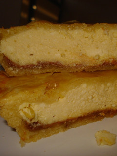 Una foto de Tarta de ricota y ralladura de limón