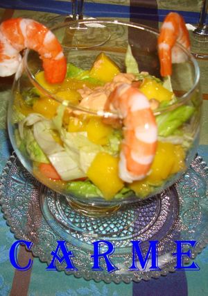 Una foto de Cóctel de mango y langostinos