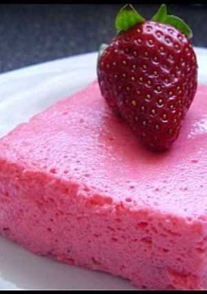 Una foto de Bavarois de frutilla