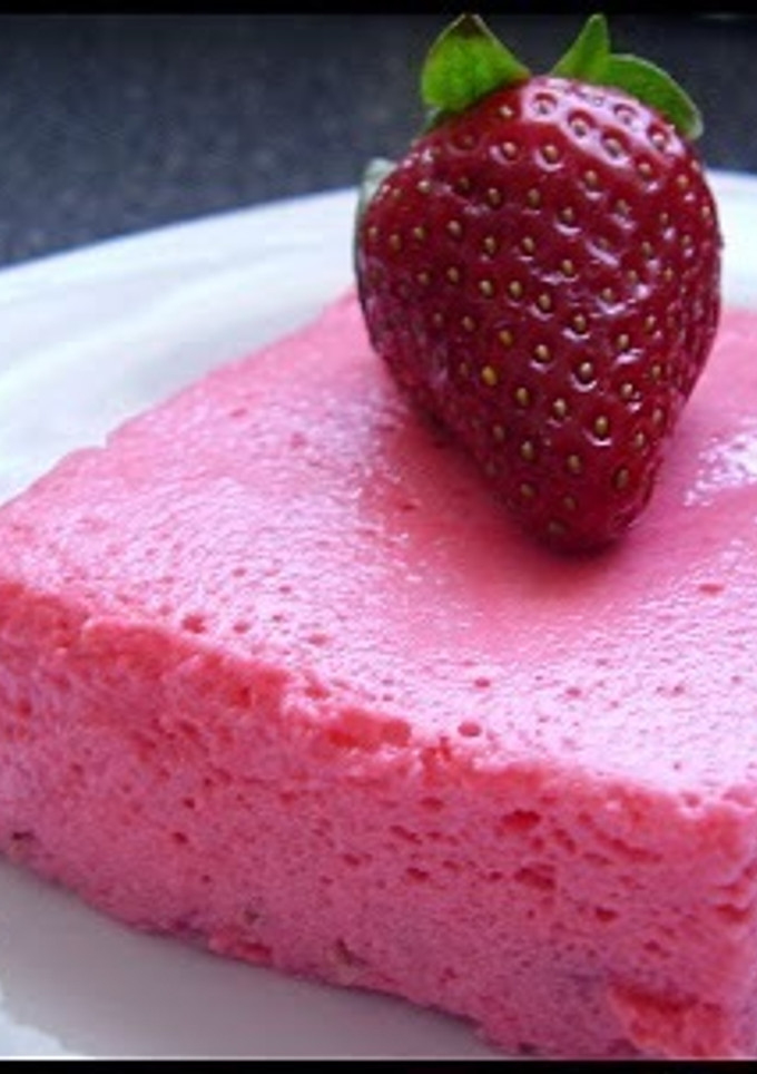 Una foto de Bavarois de frutilla