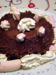 Una foto de Tarta de turrón de chocolate