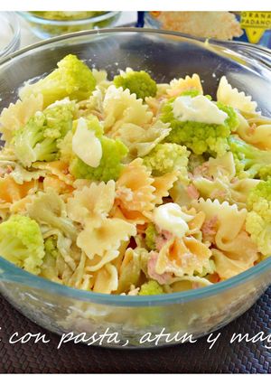 Una foto de Brocoli con pasta, atún y mayonesa