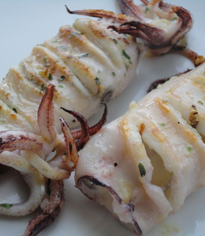 Foto principal de Calamares a la plancha con aliño de albahaca