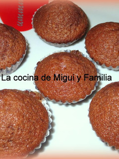 Una foto de MINI-MAGDALENAS DE YOGURT DE PLÁTANO Y CHOCOLATE VALOR