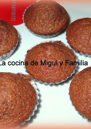 Una foto de MINI-MAGDALENAS DE YOGURT DE PLÁTANO Y CHOCOLATE VALOR