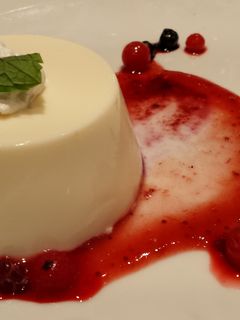 Una foto de Panacota de frutos rojos