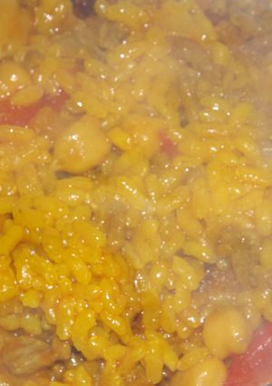 Una foto de Paella de carne picada
