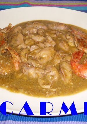 Una foto de Chipirones y gambas con salsa de avellanas