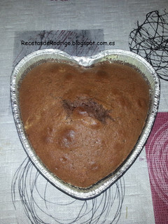 Una foto de Bizcocho de caramelo de chocolate